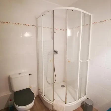 Gites & Chambre D'Hotes - Aveze * Aveze (Puy-de-Dome)