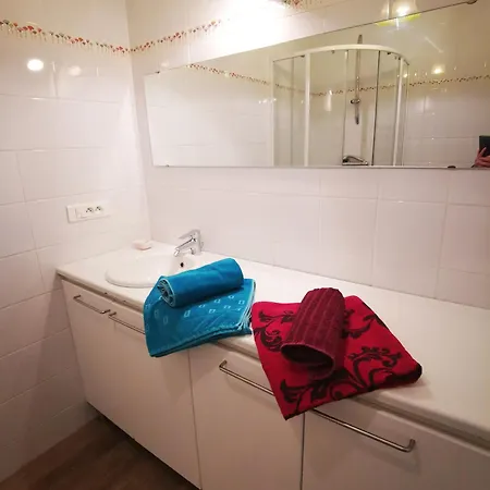 Gites & Chambre D'Hotes - Aveze * Aveze (Puy-de-Dome)