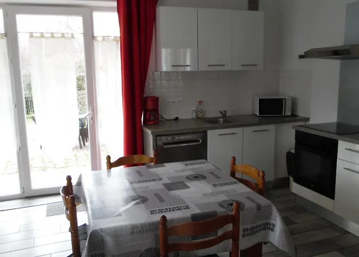 Gites & Chambre D'Hotes - Aveze