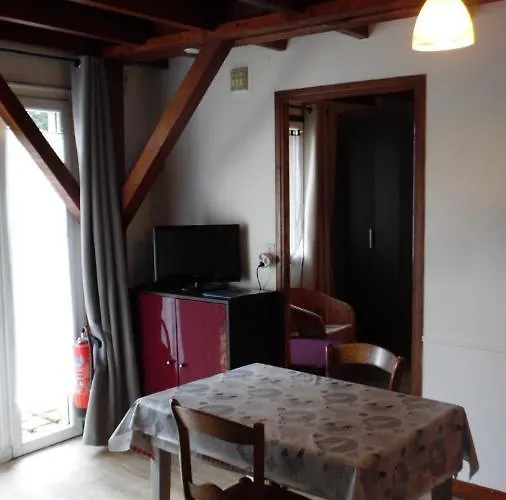 Gites & Chambre D'Hotes - Aveze Aveze (Puy-de-Dome)