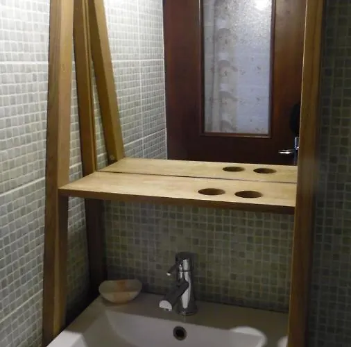 Gites & Chambre D'Hotes - Aveze * Aveze (Puy-de-Dome)