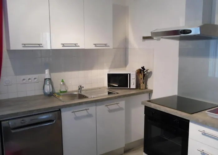 Gites & Chambre D'Hotes - Aveze