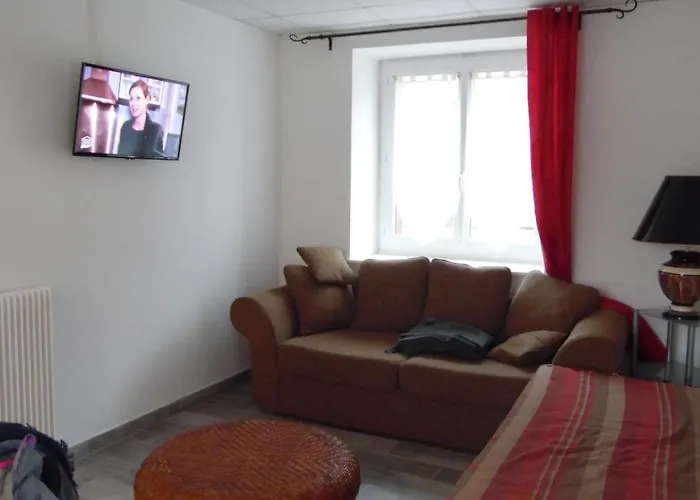 Gites & Chambre D'Hotes - Aveze * Aveze (Puy-de-Dome)