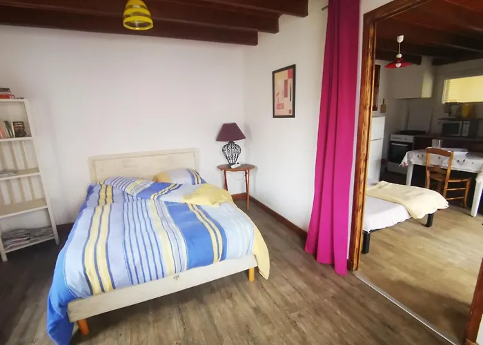 Gites & Chambre D'Hotes - Aveze Апартаменты