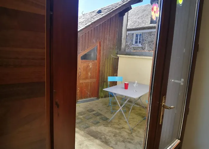 Gites & Chambre D'Hotes - Aveze Aveze (Puy-de-Dome)