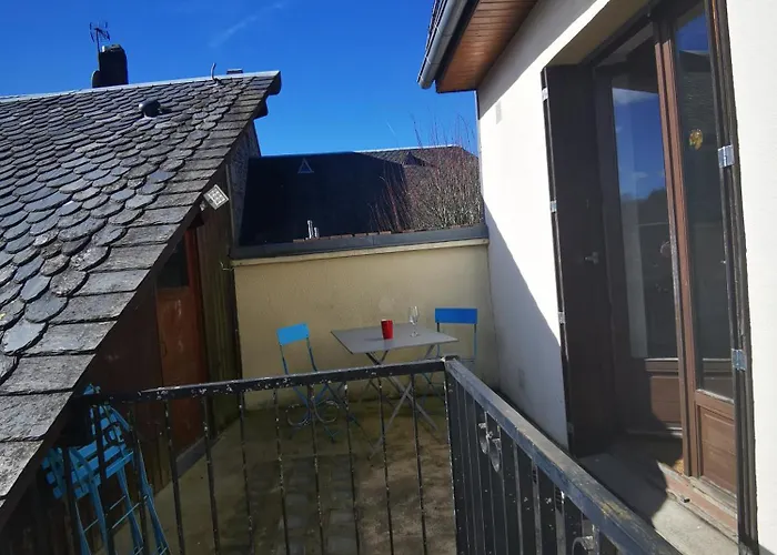 Gites & Chambre D'Hotes - Aveze * Aveze (Puy-de-Dome)