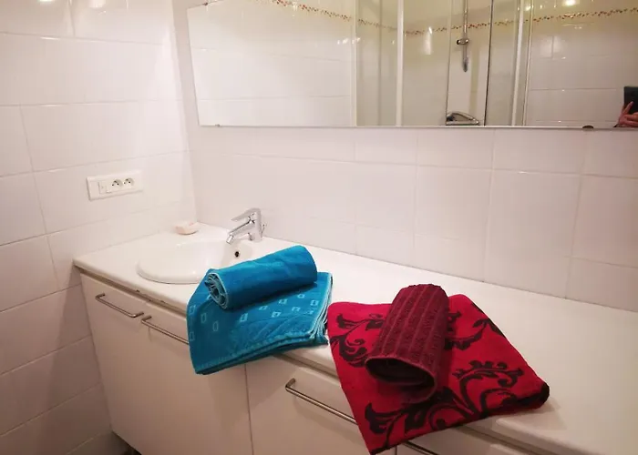 Gites & Chambre D'Hotes - Aveze * Aveze (Puy-de-Dome)