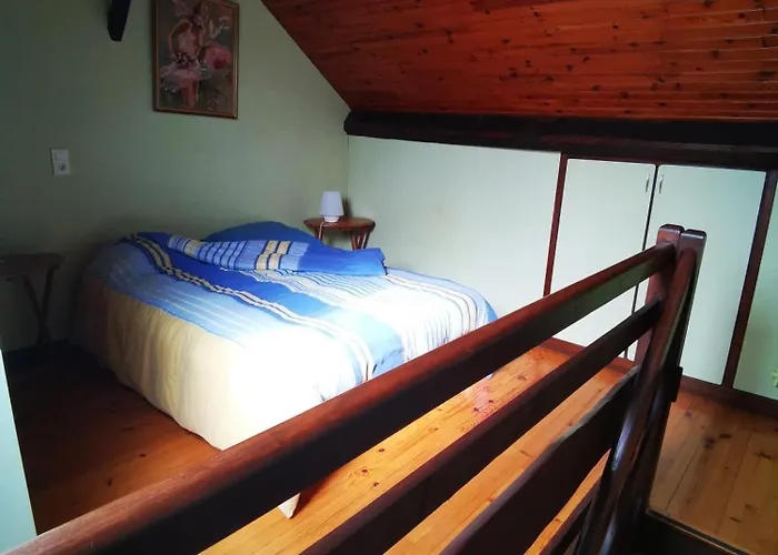 Gites & Chambre D'Hotes - Aveze * Aveze (Puy-de-Dome)